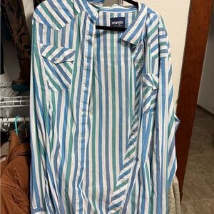 Wrangler Men's Casual Blue and Green Striped Shirt